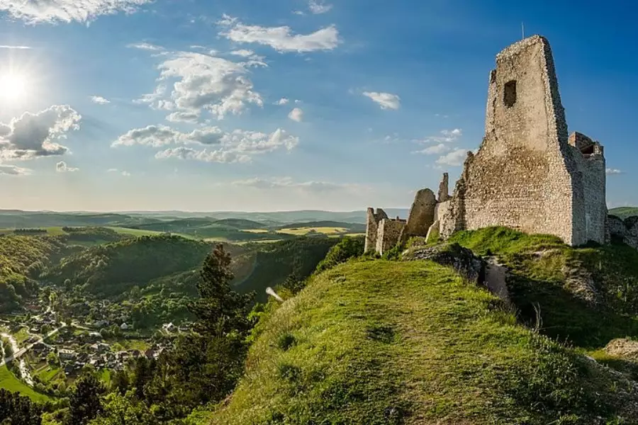 Najkrajšie hrady na Slovensku ⚔️ mapa a kompletný prehľad